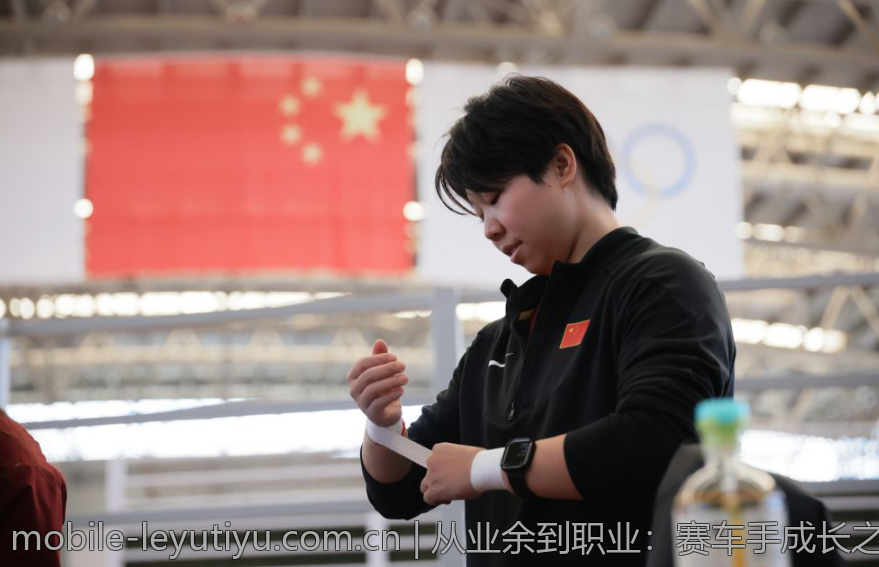 从业余到职业：赛车手成长之路